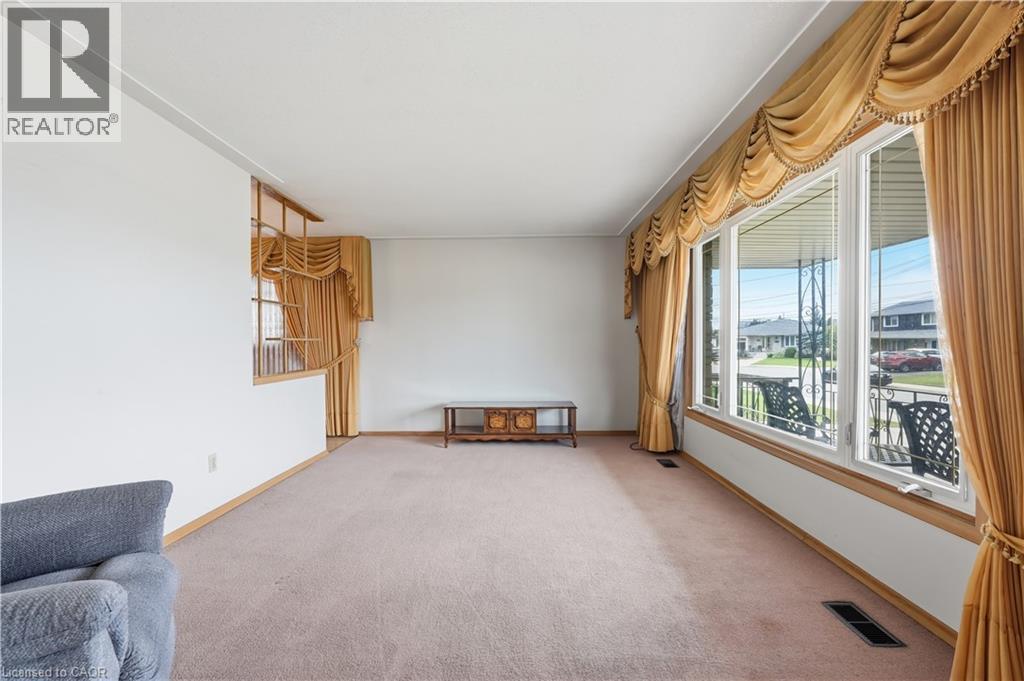 7 Duchess Court, Hamilton, Ontario  L8E 1A4 - Photo 8 - 40857620