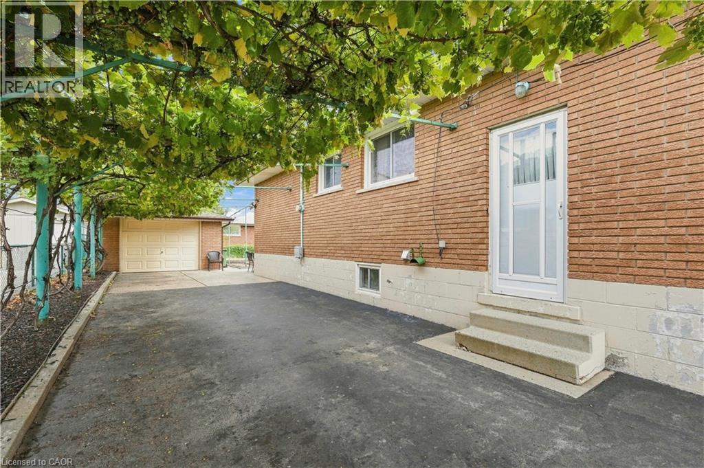 7 Duchess Court, Hamilton, Ontario  L8E 1A4 - Photo 40 - 40857620