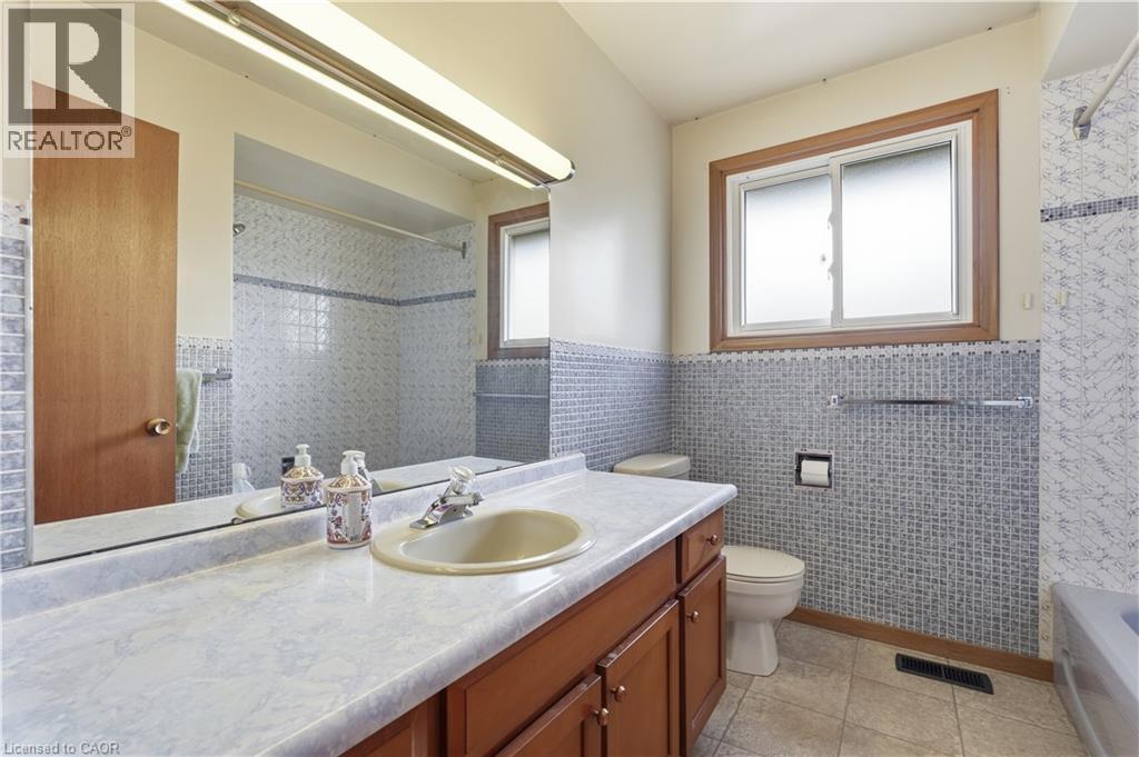 7 Duchess Court, Hamilton, Ontario  L8E 1A4 - Photo 24 - 40857620