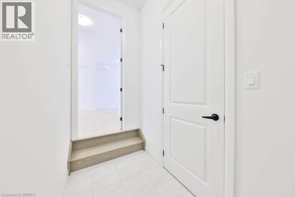 24 Broddy Avenue Unit# Upper, Brantford, Ontario  N3T 0V2 - Photo 22 - 40858270