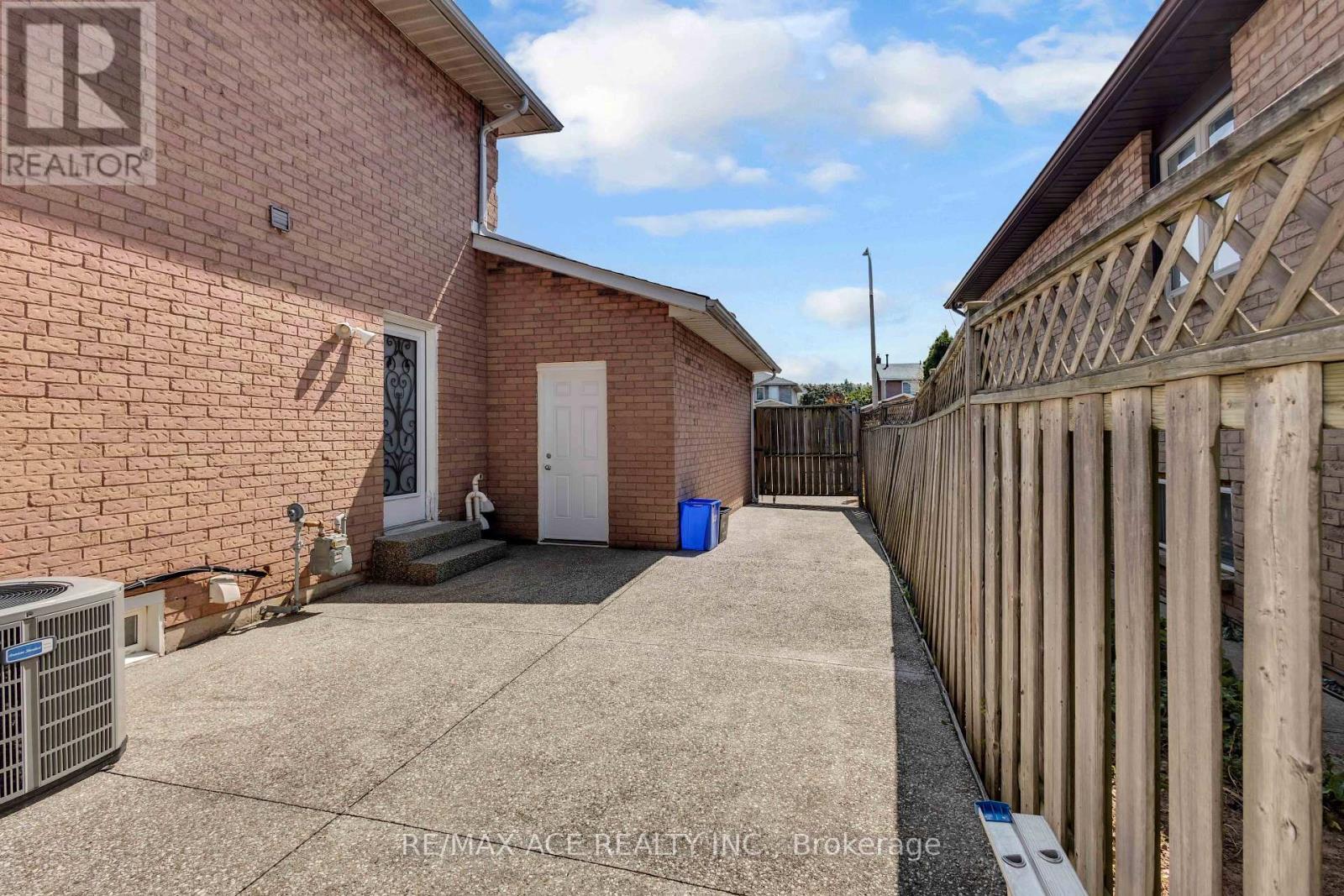 31 Vega Crescent, Hamilton, Ontario  L8E 4S6 - Photo 7 - X13705708