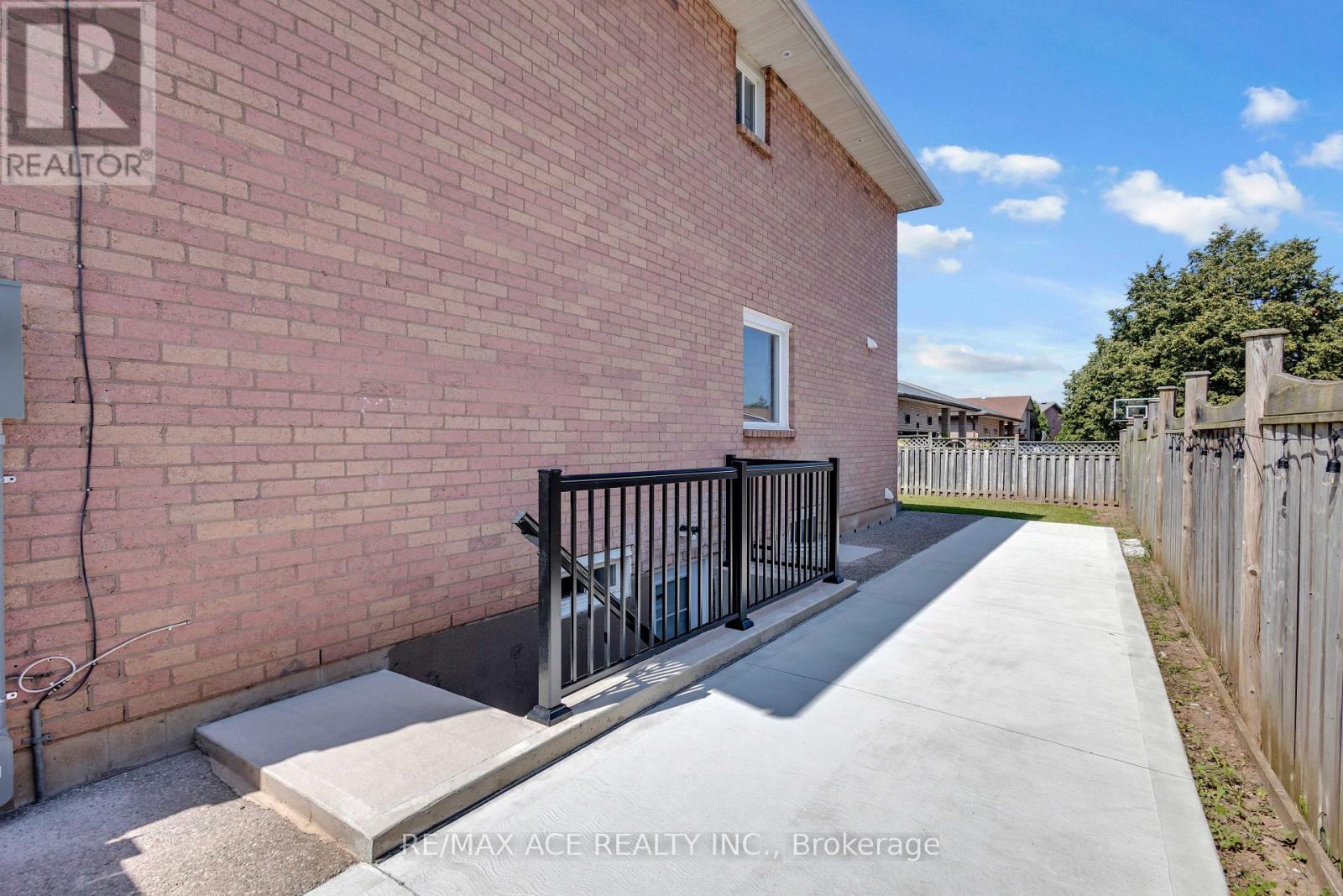 31 Vega Crescent, Hamilton, Ontario  L8E 4S6 - Photo 8 - X13705708