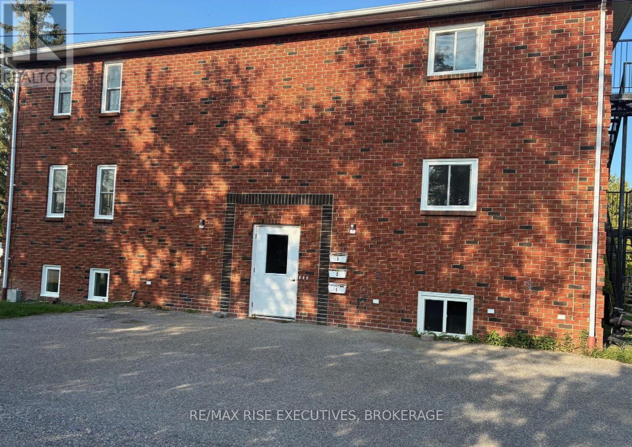 3 - 565 Emma Street, Gananoque, Ontario