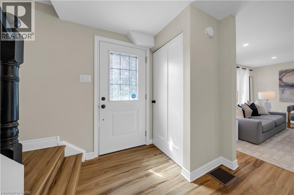 26 Peachtree Crescent, Cambridge, Ontario  N1S 4W5 - Photo 3 - 40831038