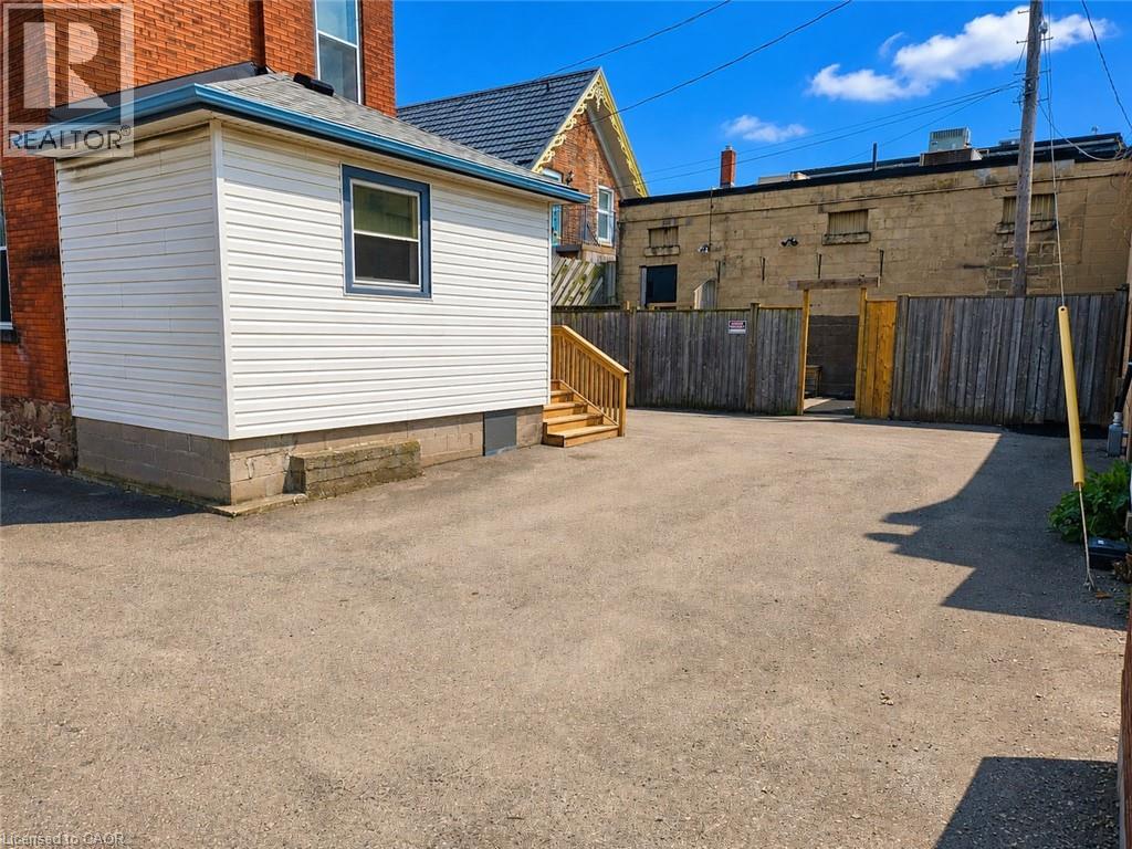7 Ontario Street, Grimsby, Ontario  L3M 3G8 - Photo 4 - 40831440