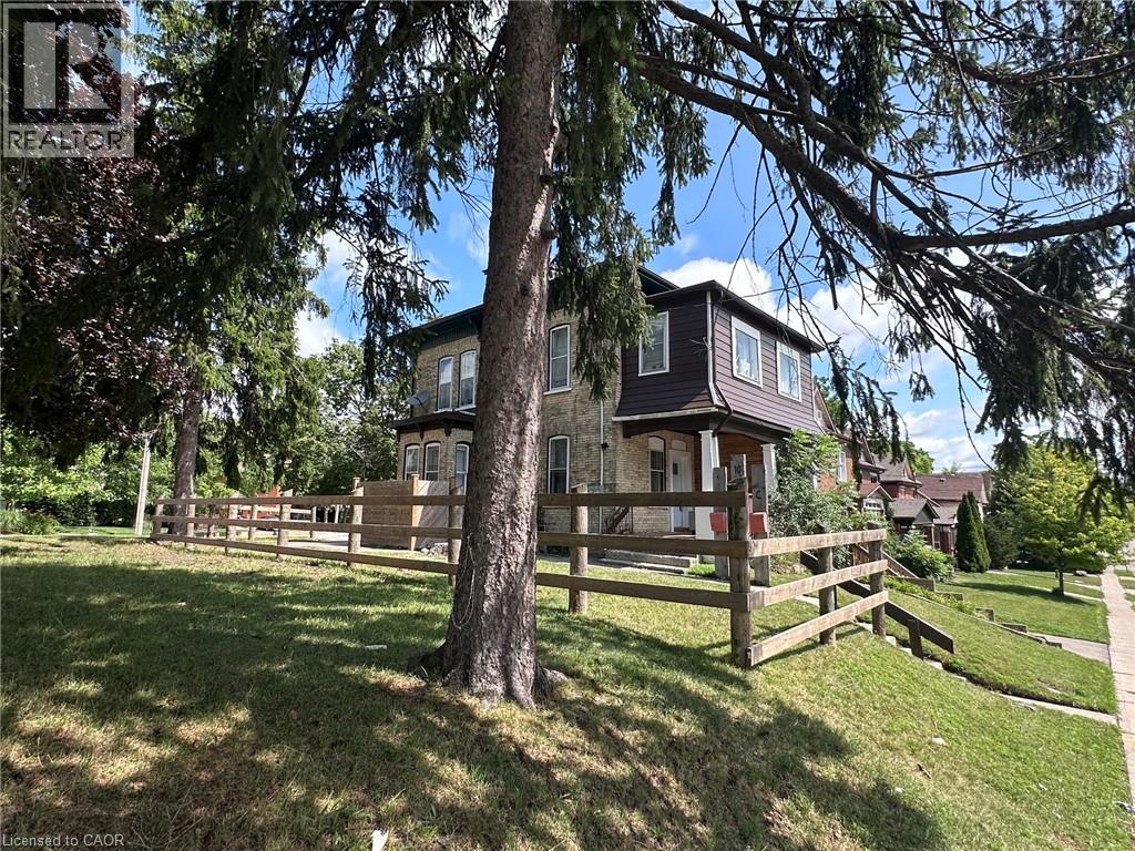10 Shanley Street, Kitchener, Ontario  N2H 5N8 - Photo 4 - 40849475