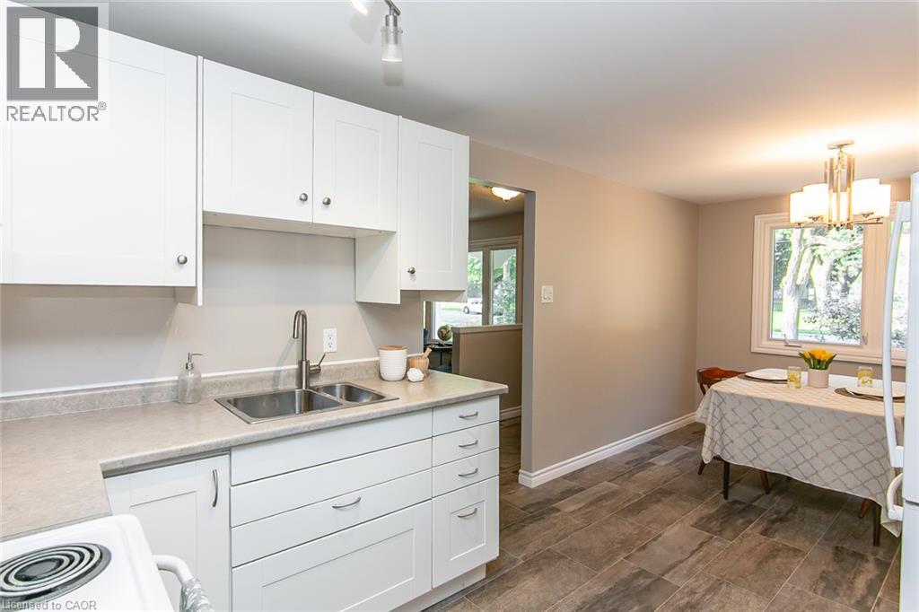 36 Amos Avenue, Waterloo, Ontario  N2L 5G3 - Photo 16 - 40855037