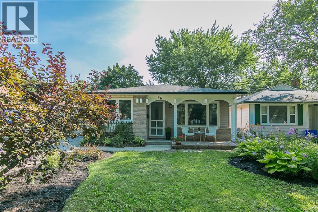 36 Amos Avenue, Waterloo, Ontario  N2L 5G3 - Photo 3 - 40855037