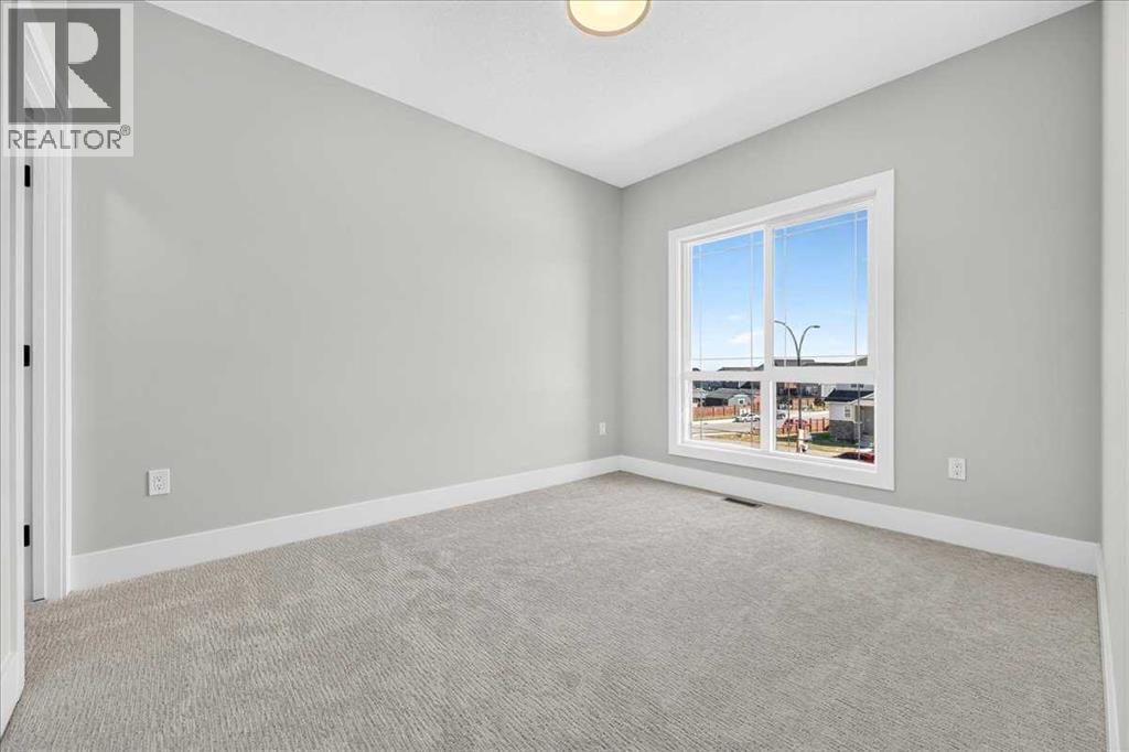 560 Livingston Way Ne, Calgary, Alberta  T3P 1R7 - Photo 33 - A2336809