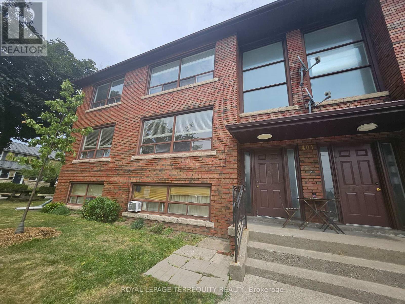 3 - 401 Winnett Avenue, Toronto, Ontario  M6C 3M2 - Photo 2 - C13711258