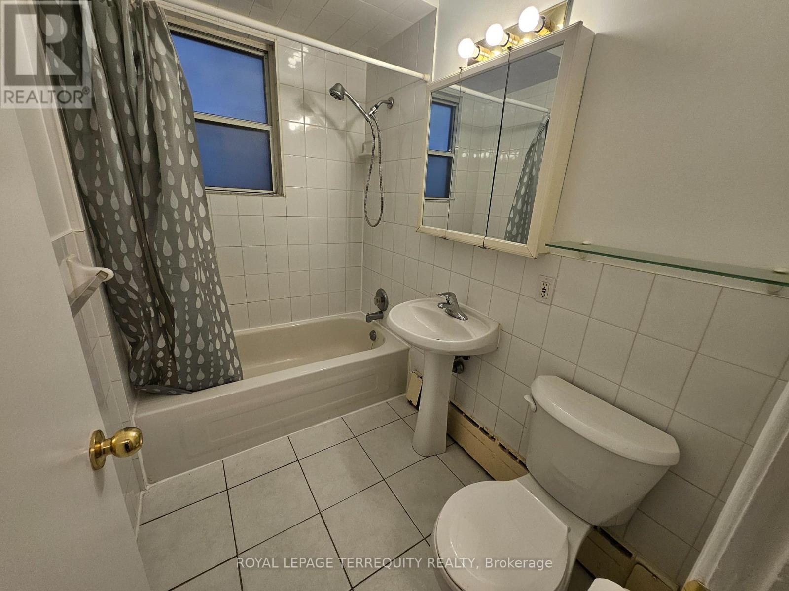 3 - 401 Winnett Avenue, Toronto, Ontario  M6C 3M2 - Photo 27 - C13711258