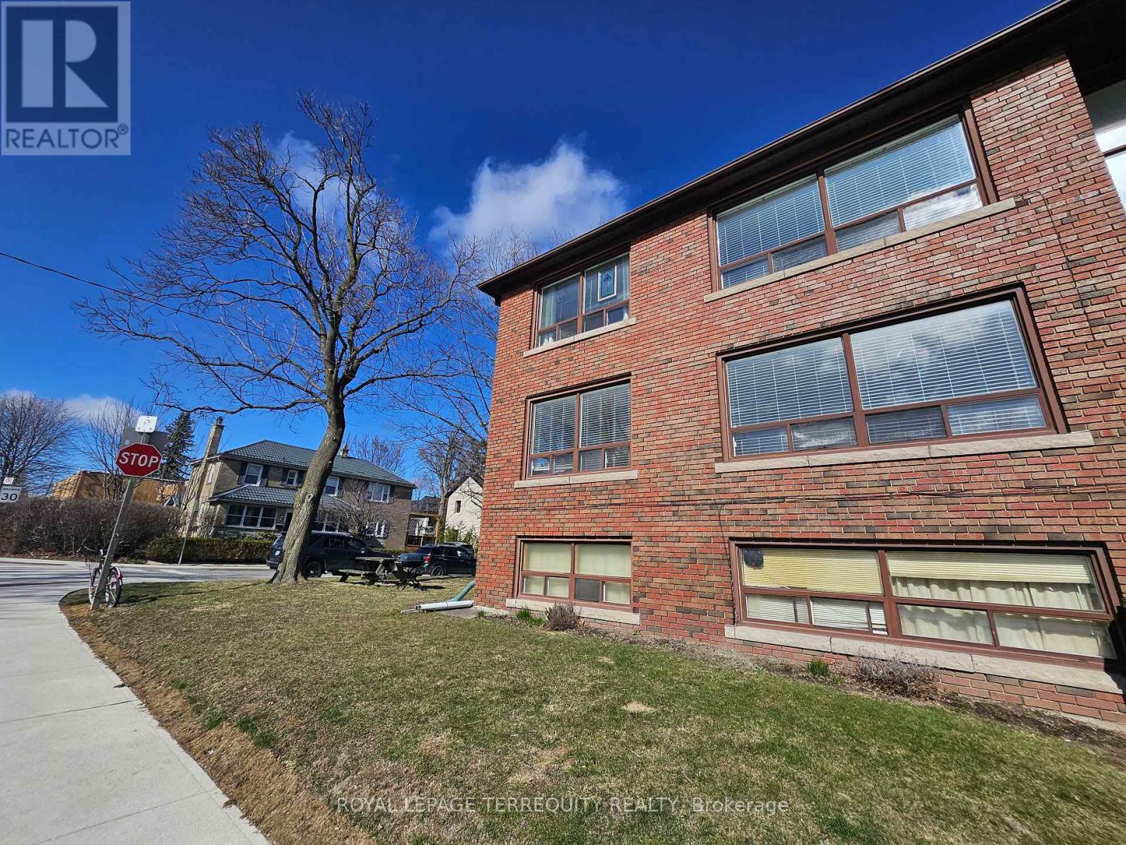 3 - 401 Winnett Avenue, Toronto, Ontario  M6C 3M2 - Photo 5 - C13711258