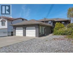 5796 TRAIL AVENUE, Sechelt, British Columbia