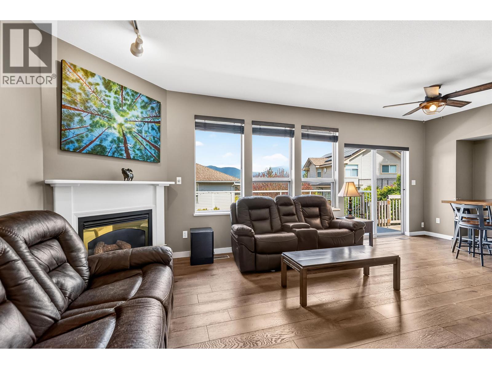 5796 Trail Avenue, Sechelt, British Columbia  V7Z 0L8 - Photo 4 - R3114356