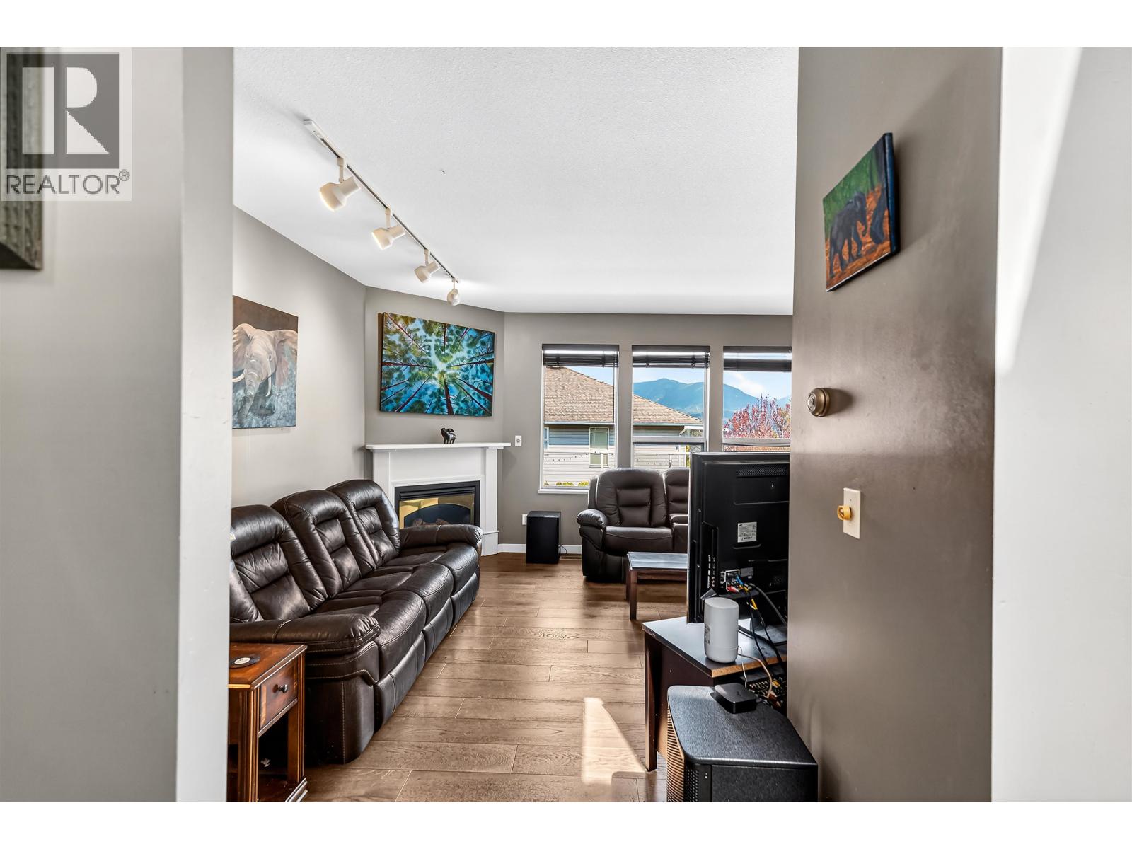 5796 Trail Avenue, Sechelt, British Columbia  V7Z 0L8 - Photo 9 - R3114356