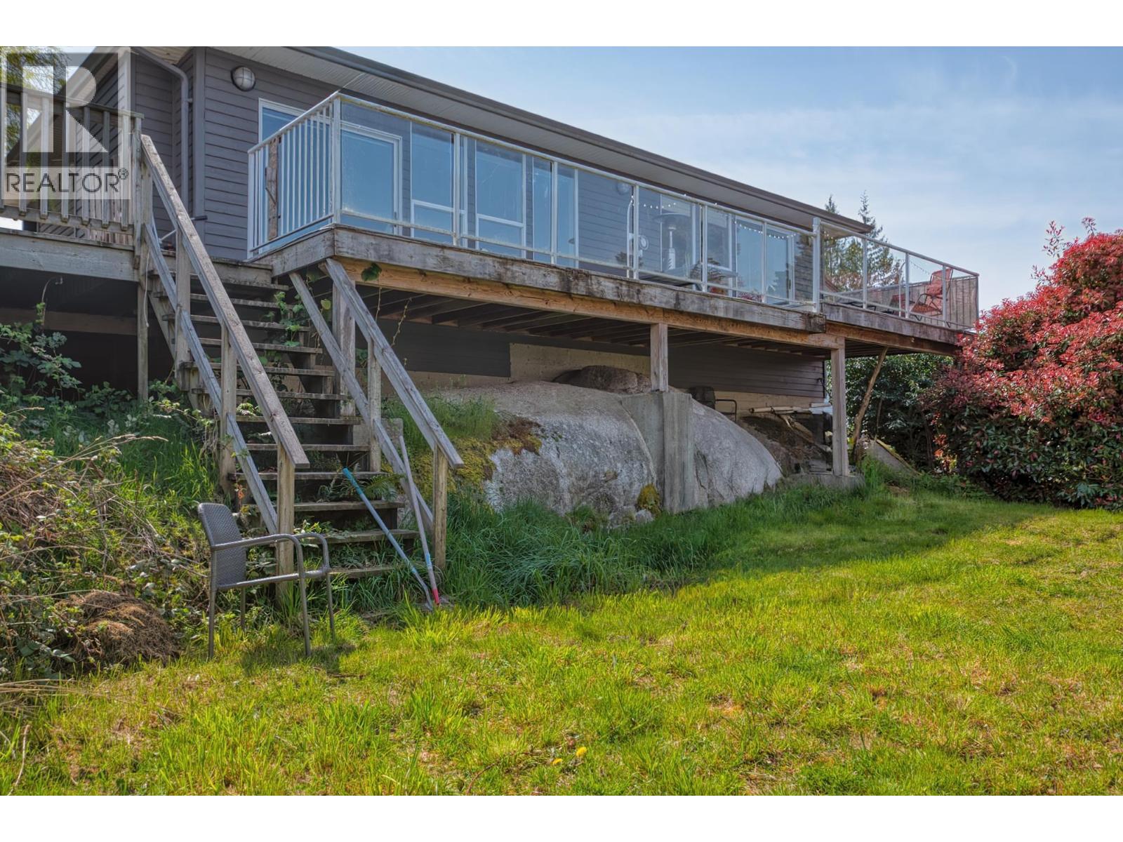 5796 Trail Avenue, Sechelt, British Columbia  V7Z 0L8 - Photo 36 - R3114356