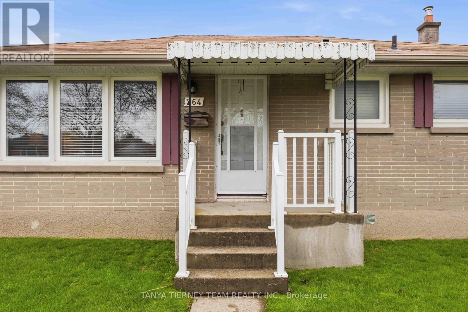 264 Baldwin Street, Oshawa, Ontario  L1H 6H4 - Photo 4 - E13711246