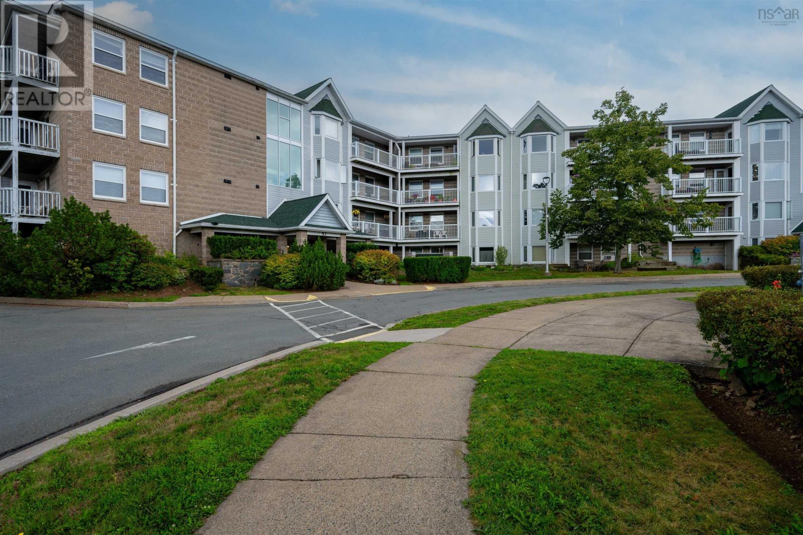305 93 Kearney Lake Road, Halifax, Nova Scotia  B3M 4E7 - Photo 2 - 202621486