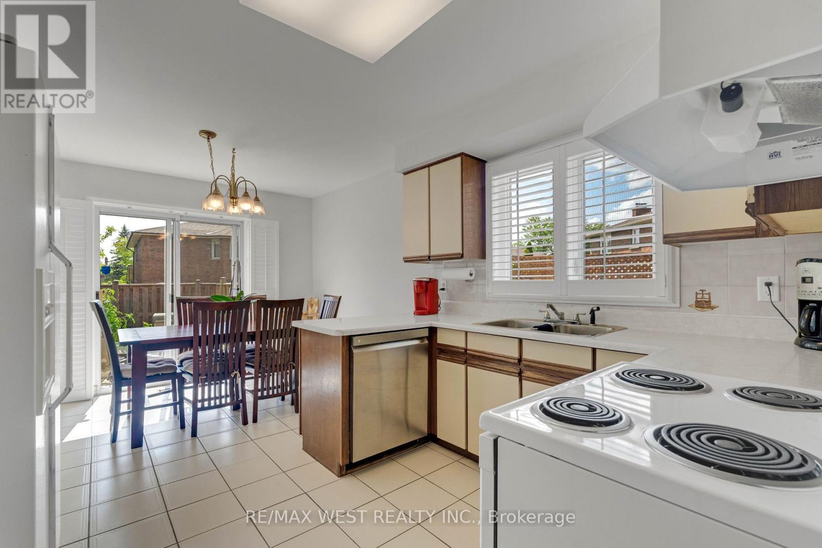 37 Lime Drive, Vaughan, Ontario  L4L 5N3 - Photo 12 - N13711248