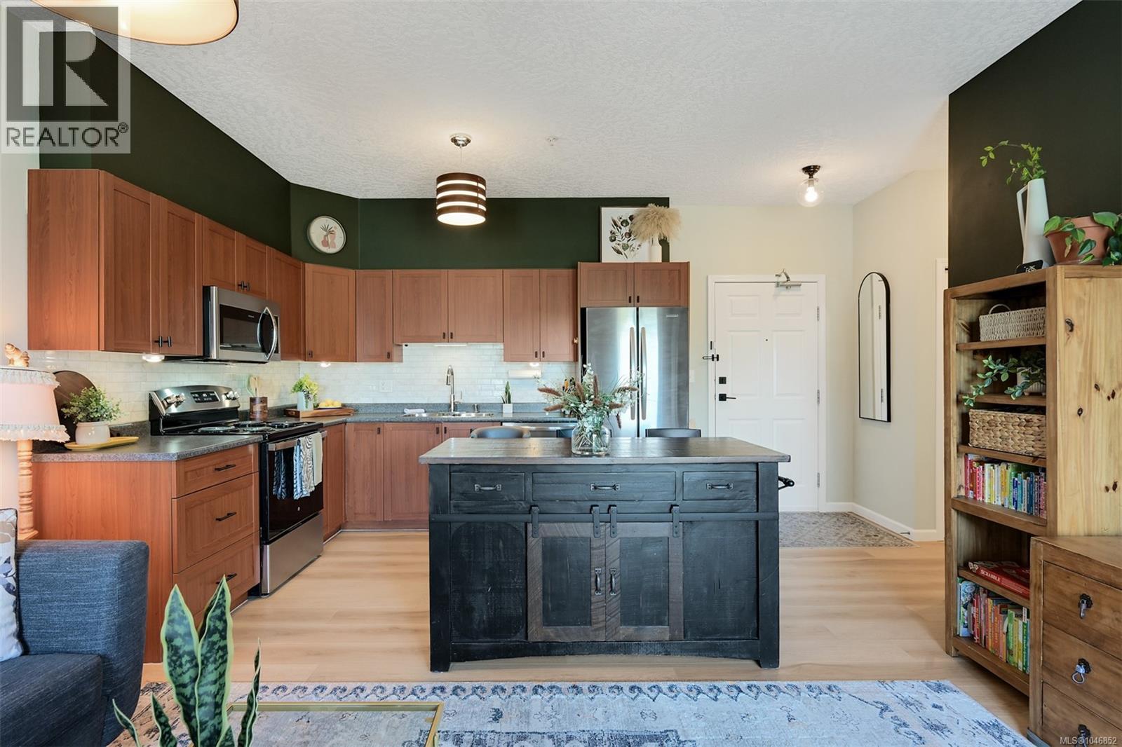 303 383 Wale Rd, Colwood, British Columbia  V9B 2X8 - Photo 4 - 1046852