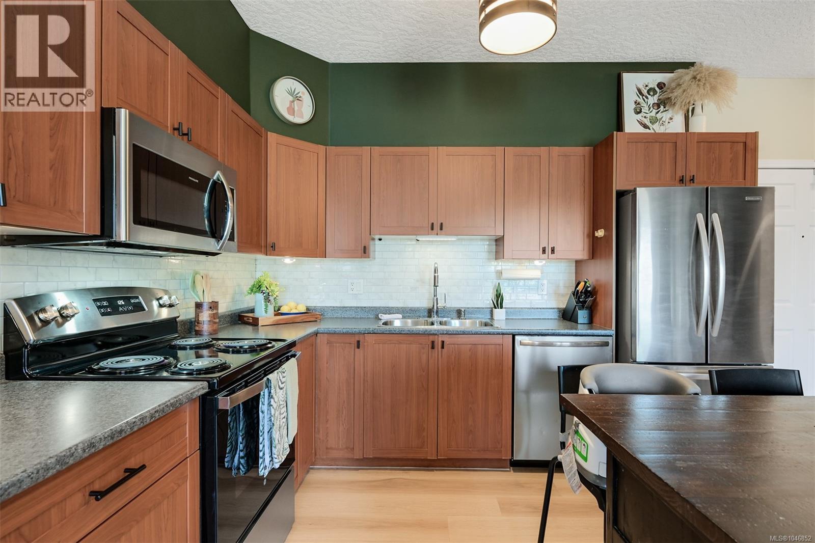 303 383 Wale Rd, Colwood, British Columbia  V9B 2X8 - Photo 6 - 1046852