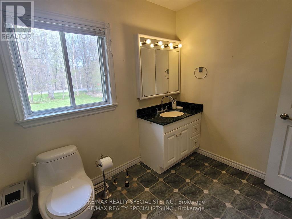 7464 Ash Crescent, Severn, Ontario  L0K 2B0 - Photo 21 - S13711242