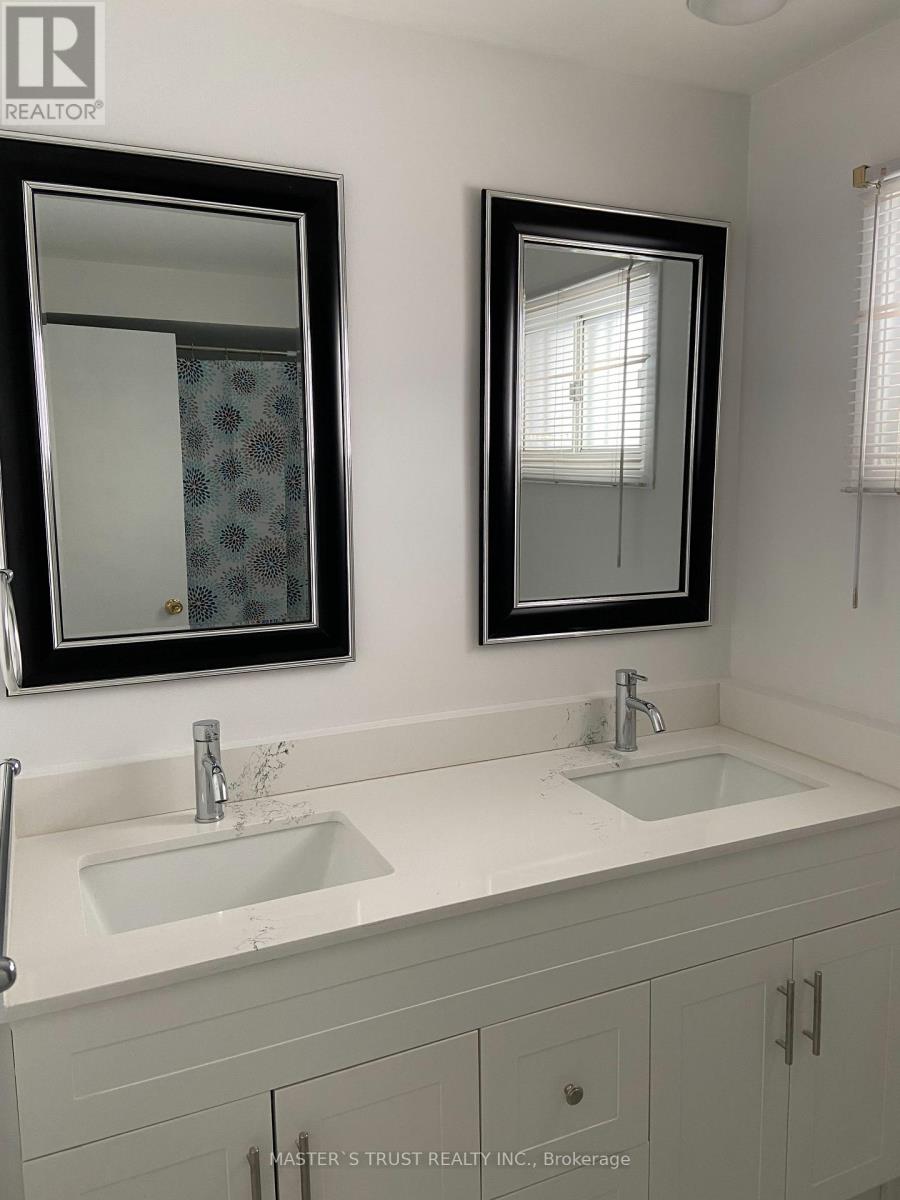 Main - 1473 Freeport Drive, Mississauga, Ontario L5C 1S7 - Photo 4 - W13554426