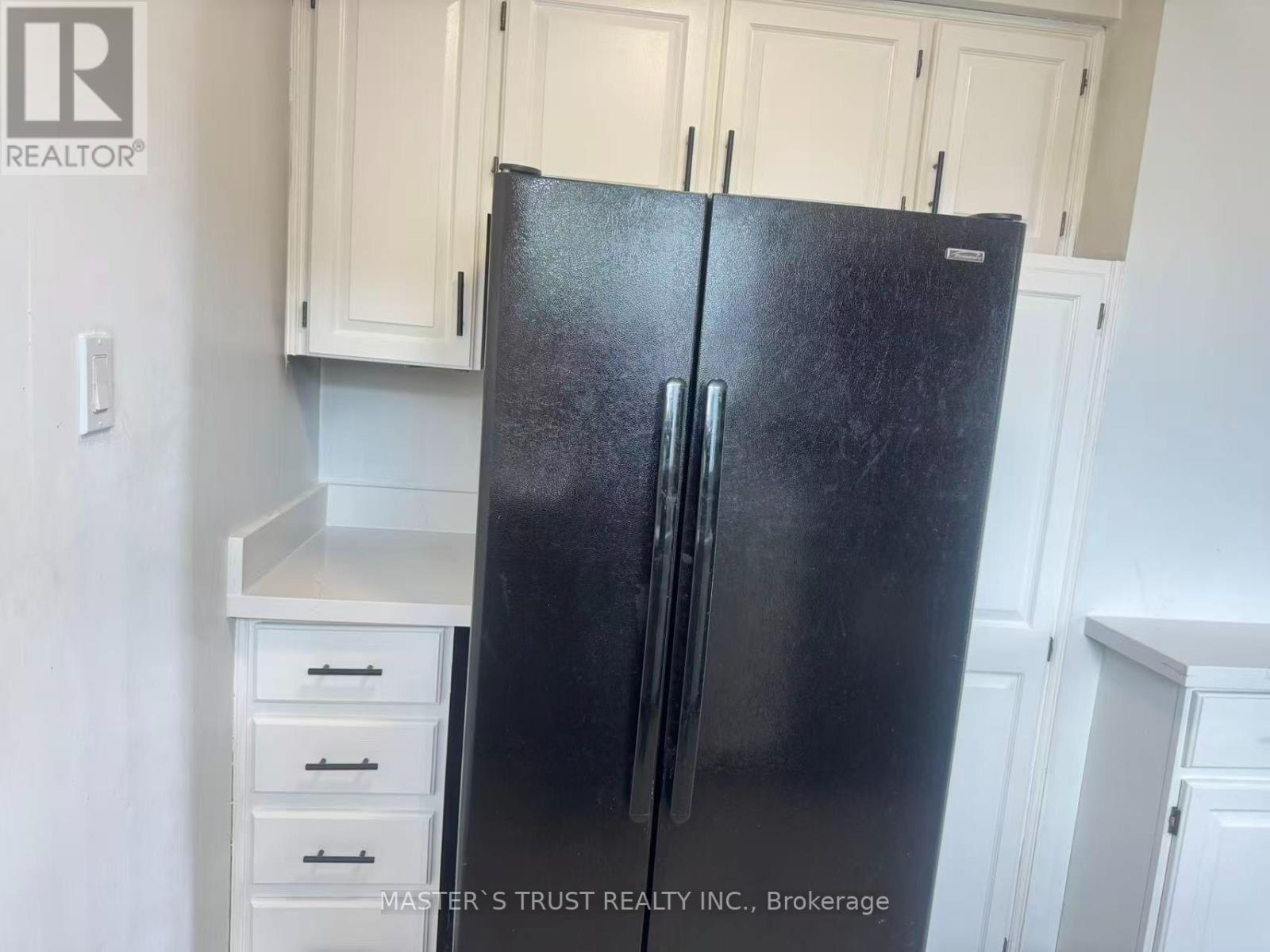 Main - 1473 Freeport Drive, Mississauga, Ontario L5C 1S7 - Photo 8 - W13554426