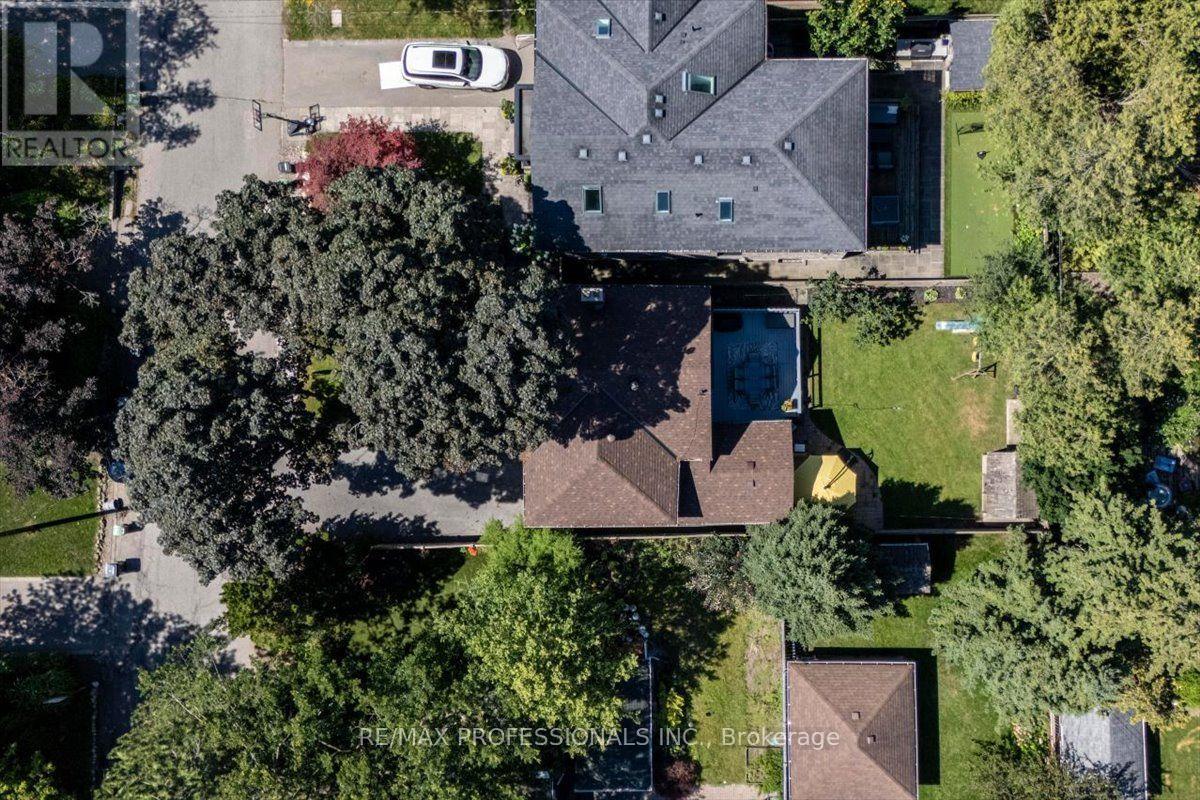 4 Winston Grove, Toronto, Ontario  M8Y 2K8 - Photo 45 - W13691600