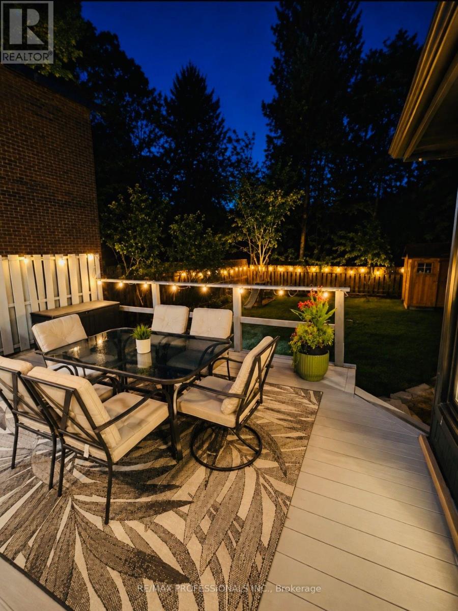 4 Winston Grove, Toronto, Ontario  M8Y 2K8 - Photo 44 - W13691600
