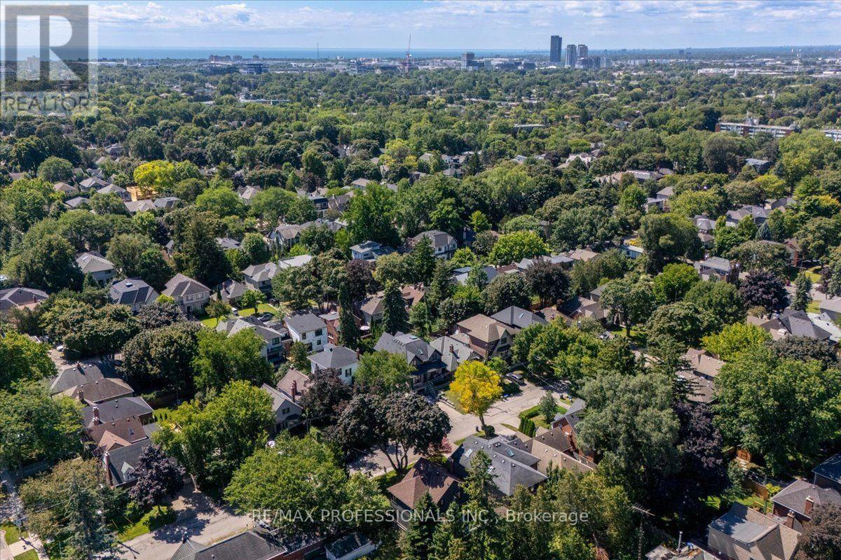 4 Winston Grove, Toronto, Ontario  M8Y 2K8 - Photo 49 - W13691600