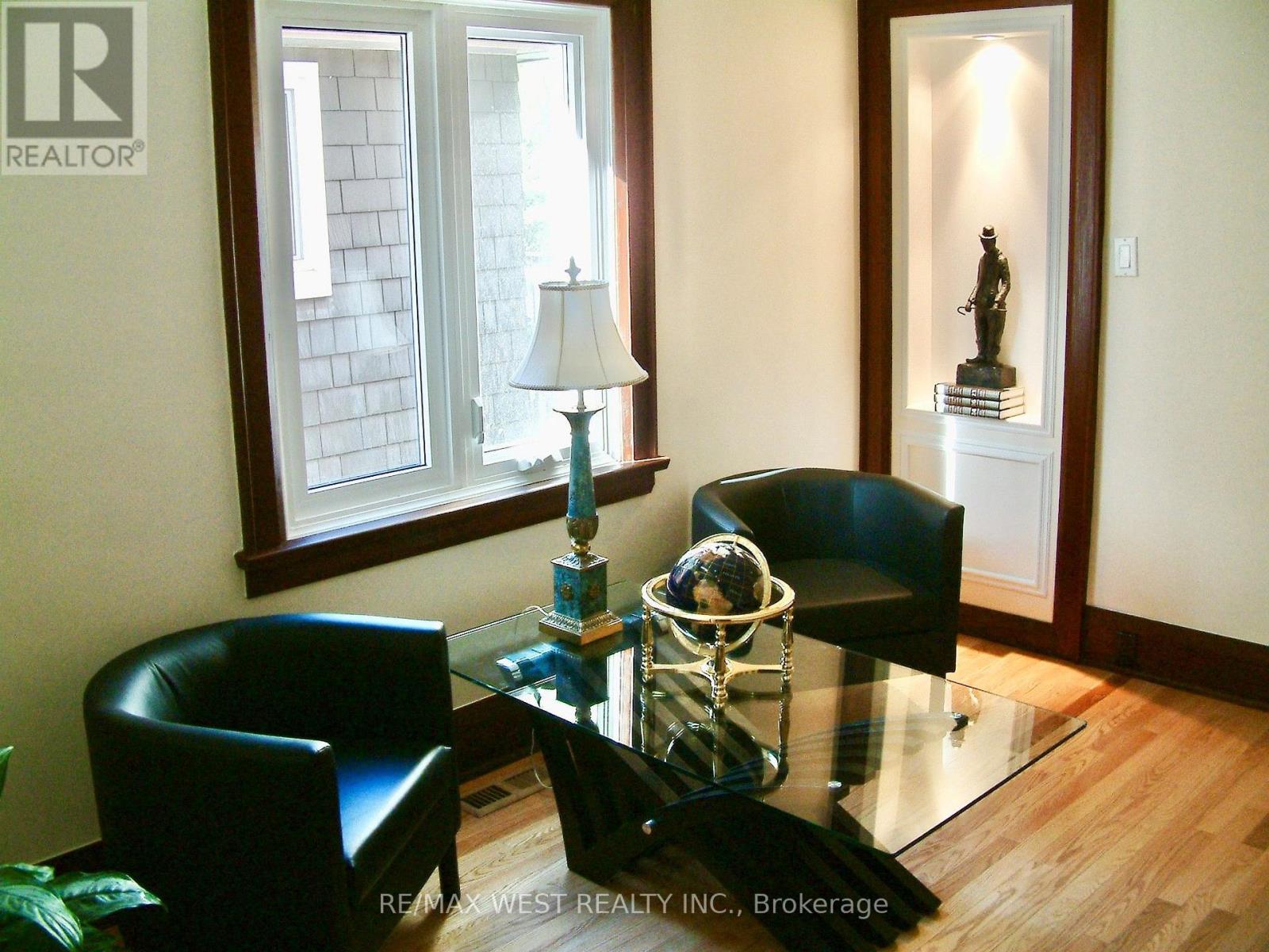5 Wendover Road, Toronto, Ontario  M8X 2L1 - Photo 3 - W13711208