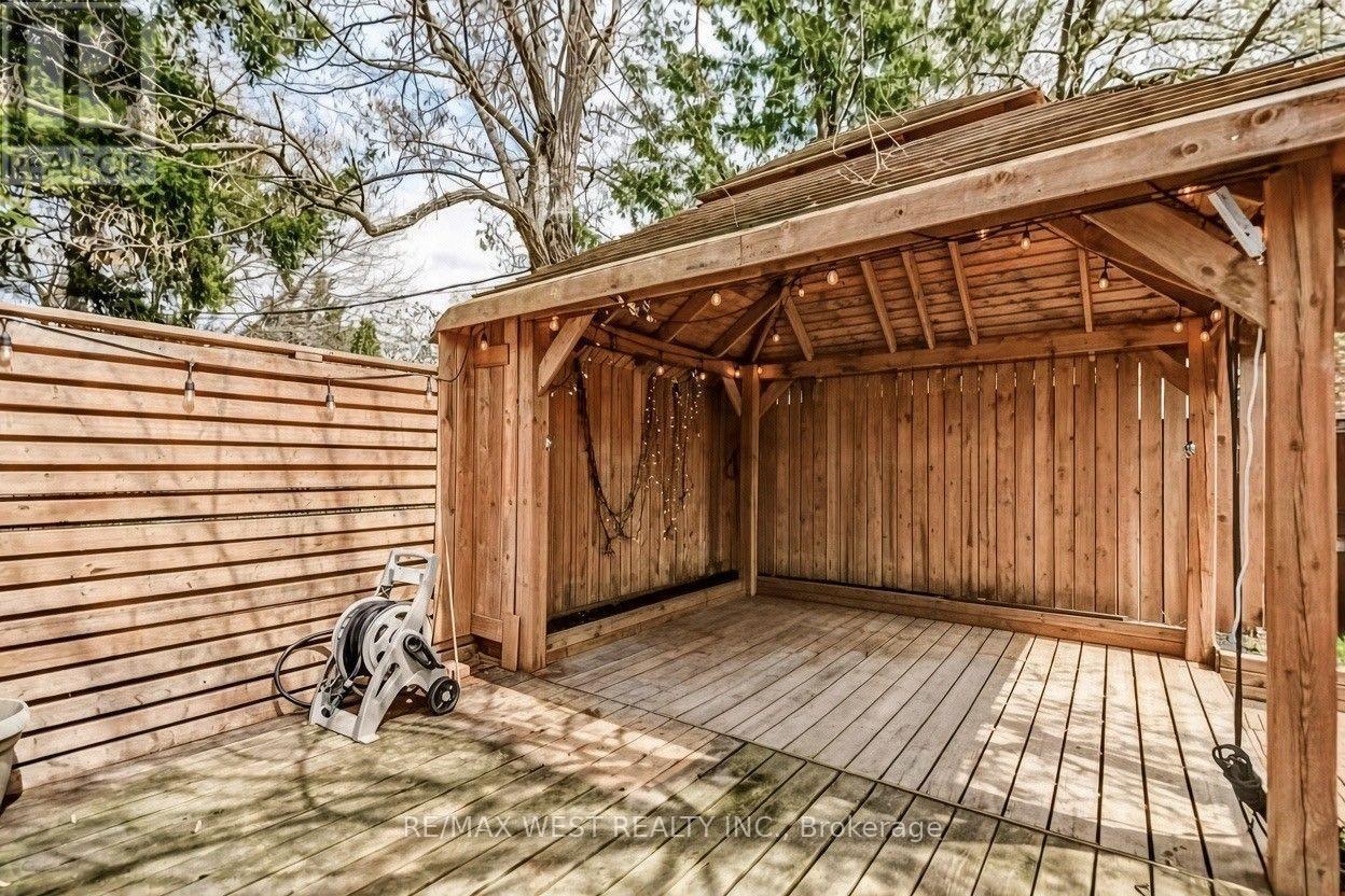 5 Wendover Road, Toronto, Ontario  M8X 2L1 - Photo 9 - W13711208