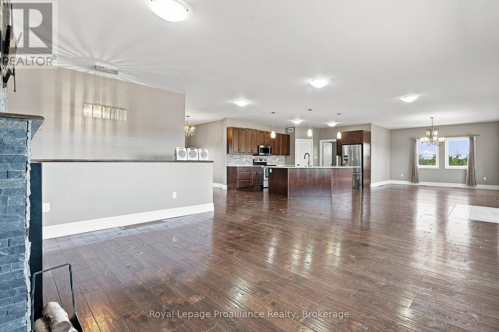 402 Black Road, Prince Edward County, Ontario  K0K 1W0 - Photo 5 - X13707018