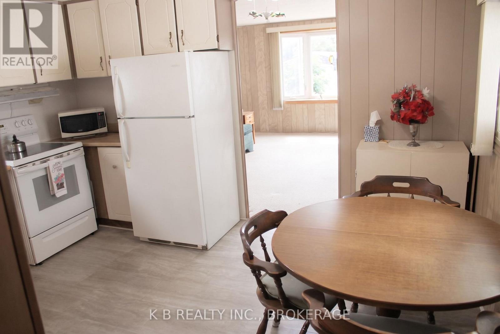 6 Cedar Street W, Greater Napanee, Ontario  K7R 3L1 - Photo 6 - X12864204
