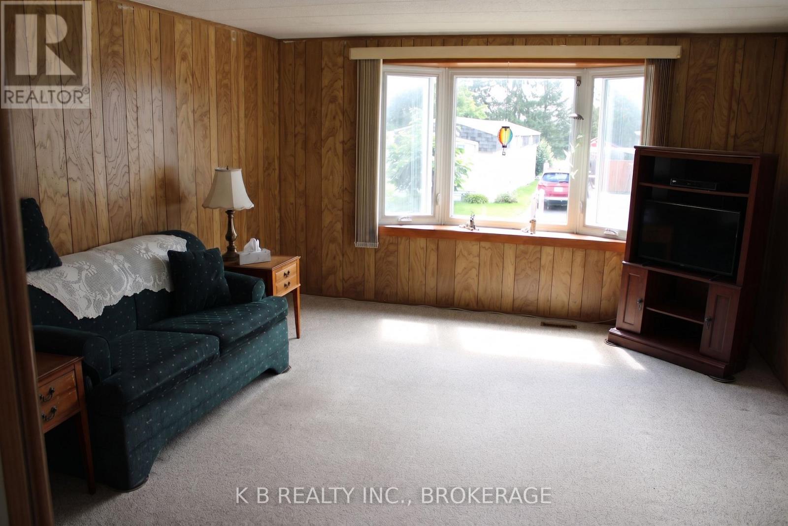 6 Cedar Street W, Greater Napanee, Ontario  K7R 3L1 - Photo 8 - X12864204