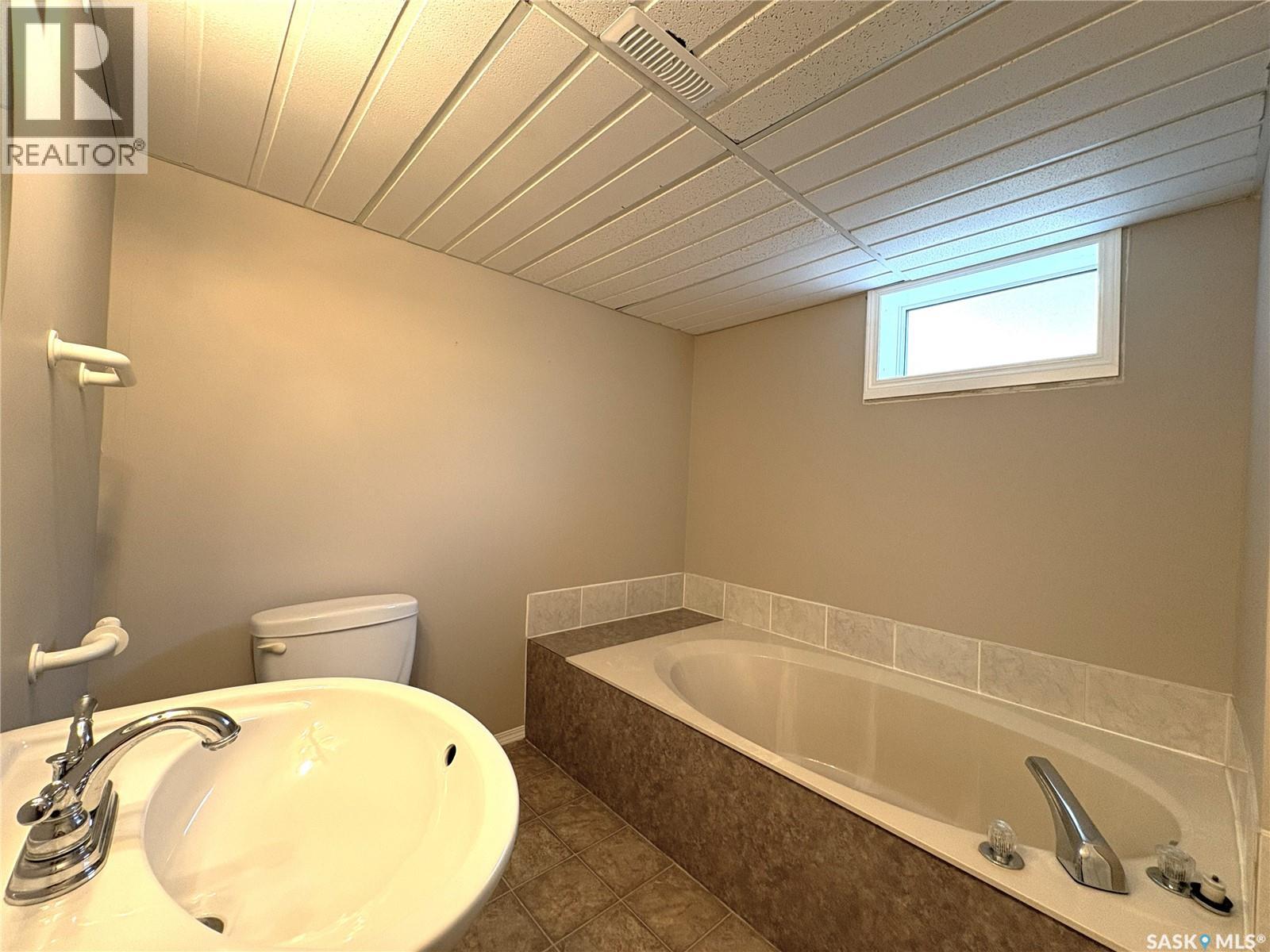 435 2nd Avenue, Allan, Saskatchewan  S0K 0C0 - Photo 22 - SK046547