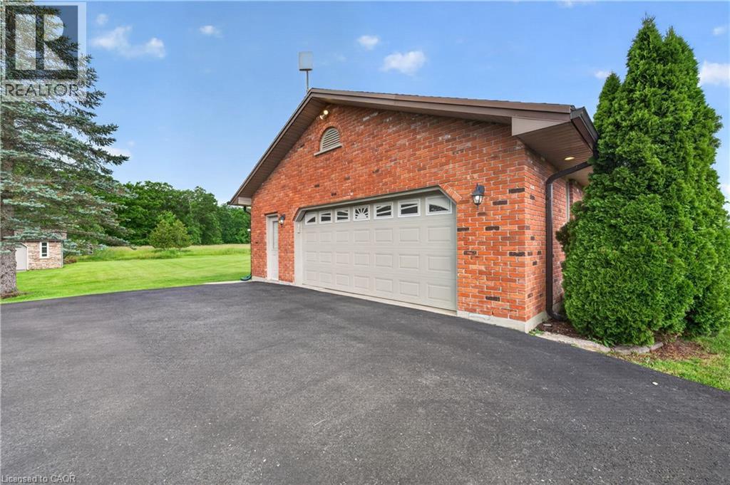 398 Mountain Road, Grimsby, Ontario  L3M 4E7 - Photo 14 - 40843125