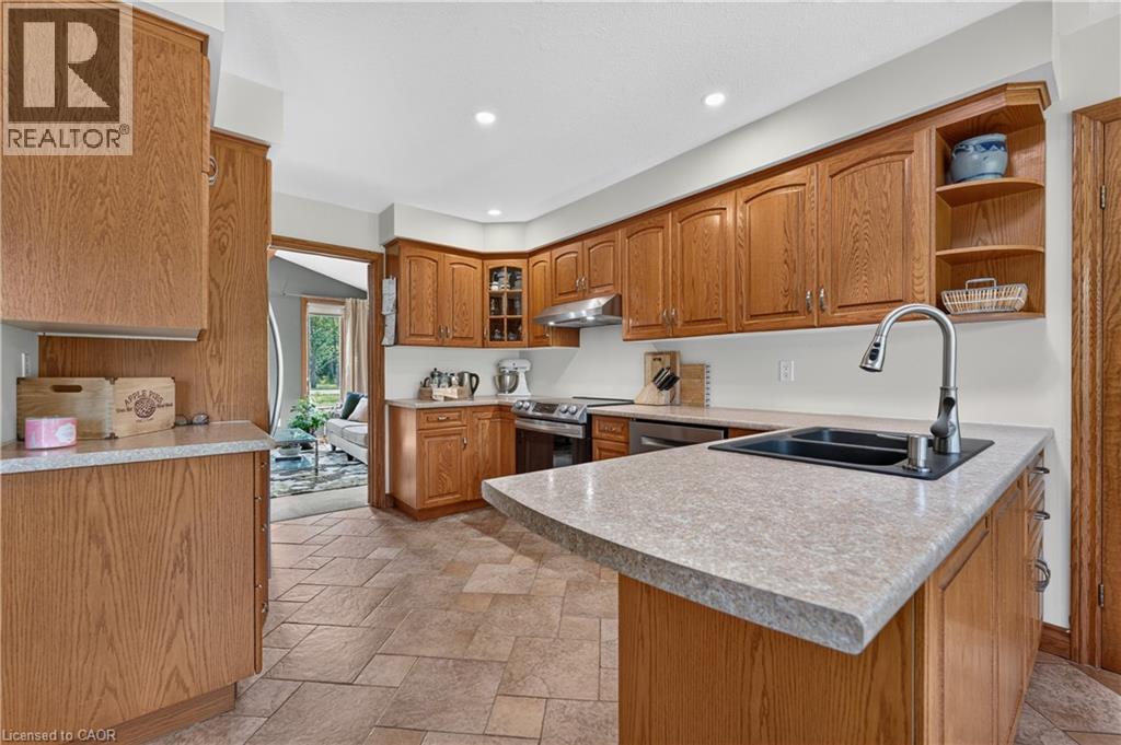 398 Mountain Road, Grimsby, Ontario  L3M 4E7 - Photo 19 - 40843125