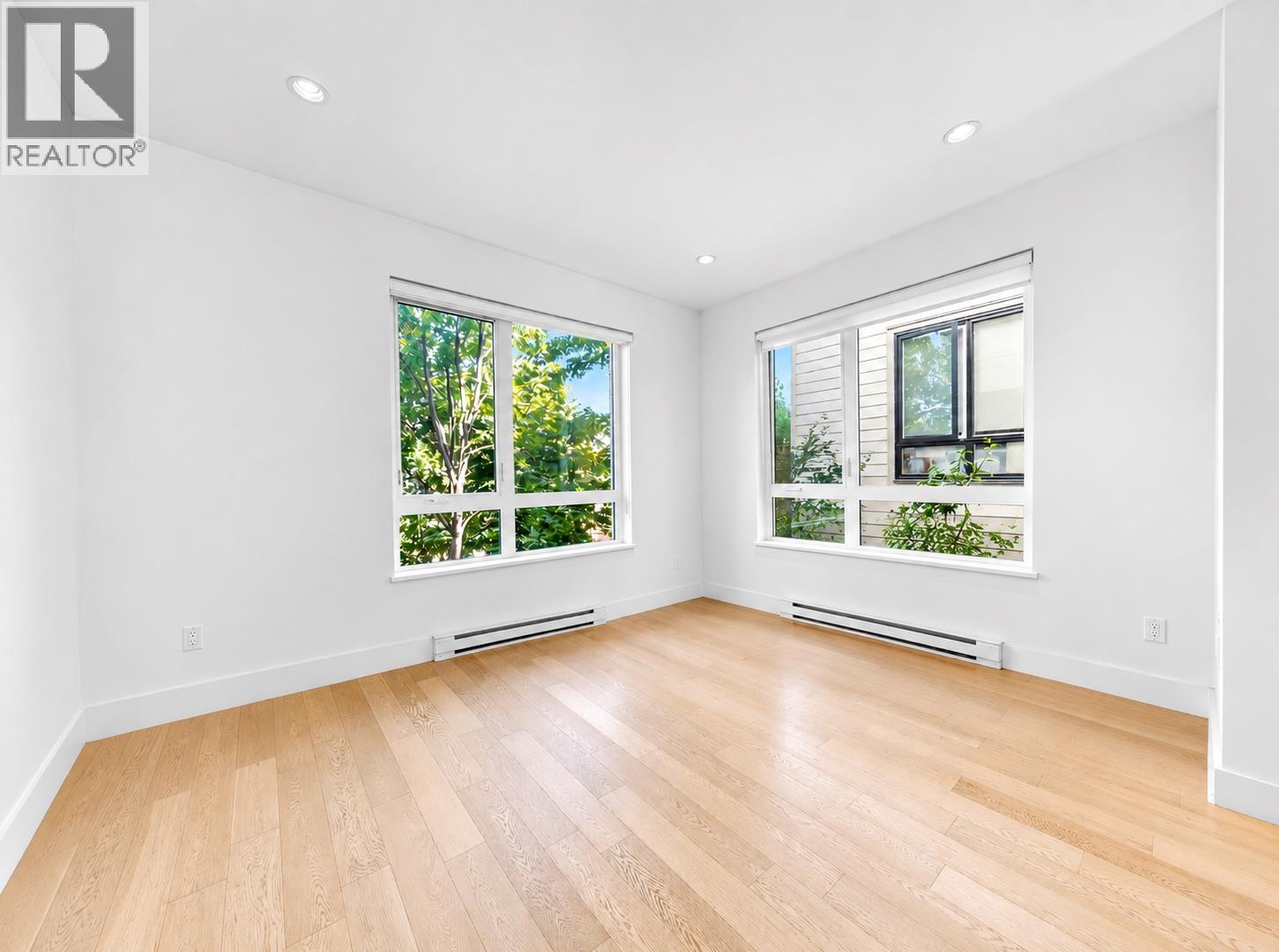 1116 Falcon Drive, Coquitlam, British Columbia  V3E 0M7 - Photo 4 - R3158534