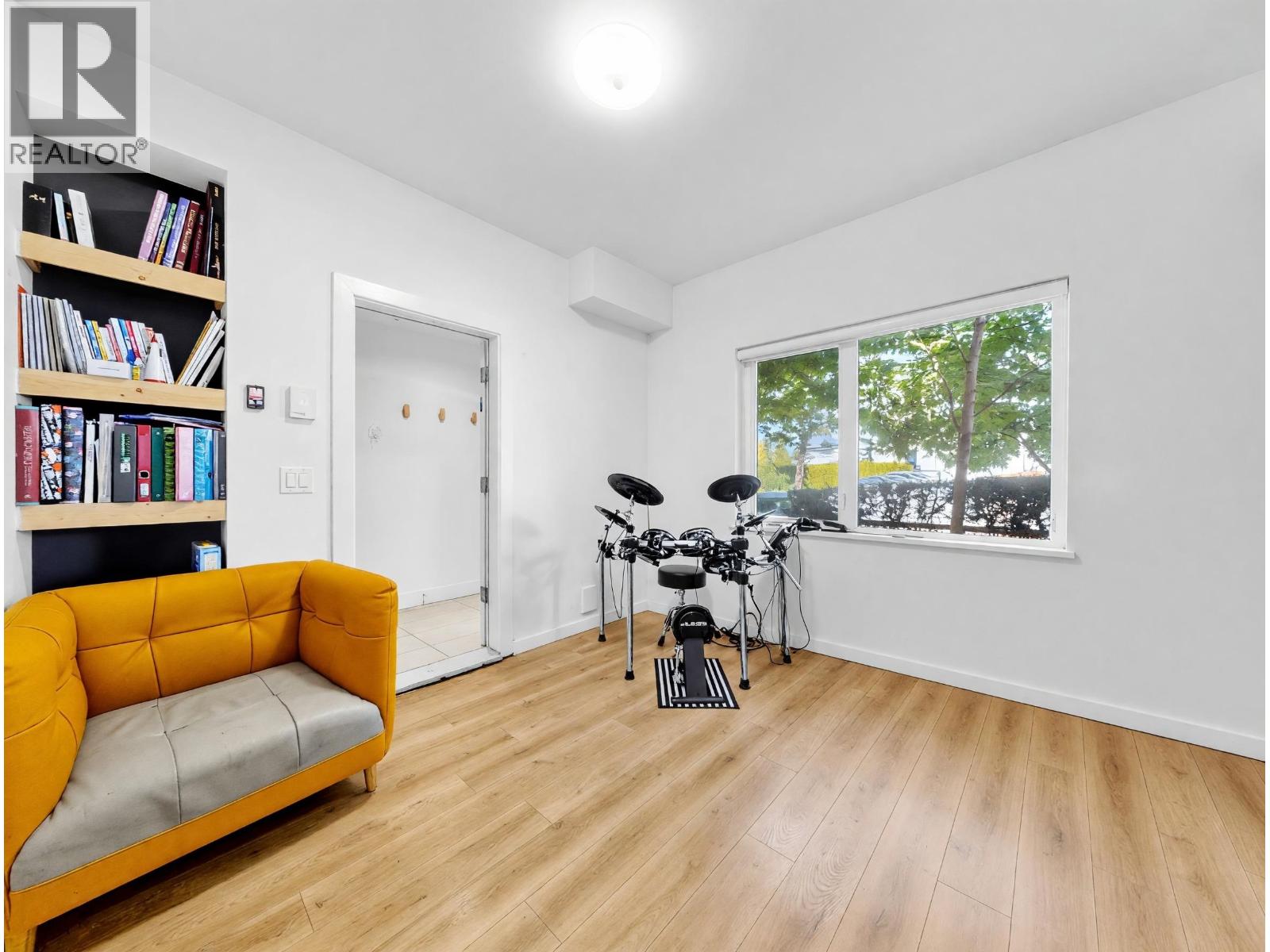 1116 Falcon Drive, Coquitlam, British Columbia  V3E 0M7 - Photo 11 - R3158534