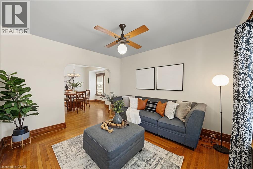 70 Woodland Avenue, St. Catharines, Ontario L2R 5A3 - Photo 2 - 40851657