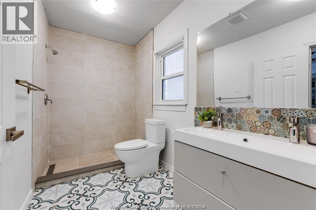 809 Gladstone, Windsor, Ontario  N9A 2R3 - Photo 15 - 26020787