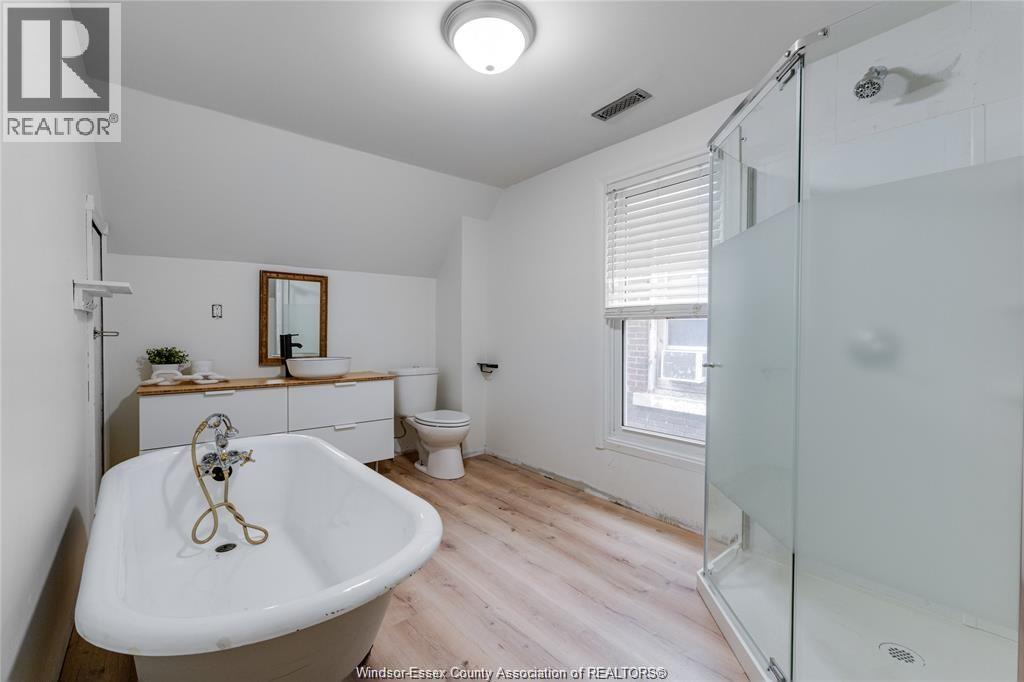 809 Gladstone, Windsor, Ontario  N9A 2R3 - Photo 20 - 26020787