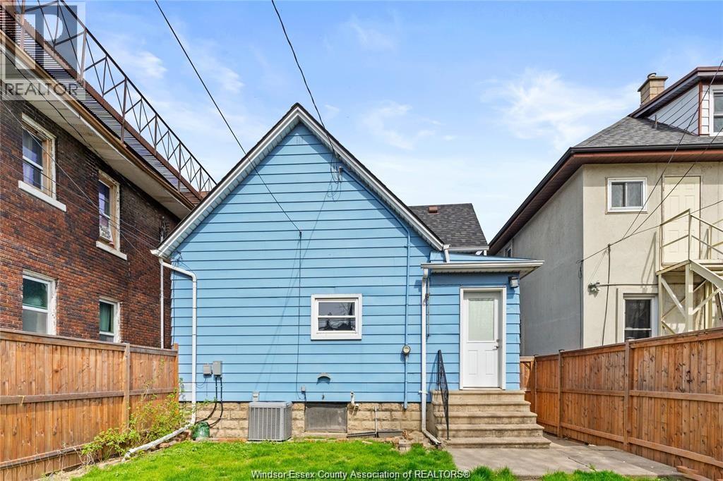 809 Gladstone, Windsor, Ontario  N9A 2R3 - Photo 24 - 26020787