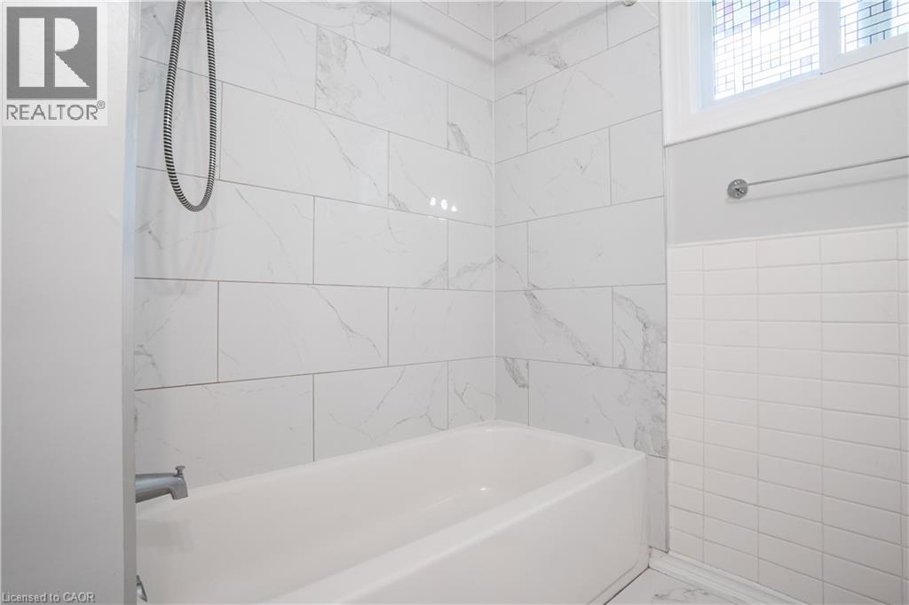 695 Glen Forrest Boulevard Unit# Upper, Waterloo, Ontario  N2L 4K7 - Photo 18 - 40854910