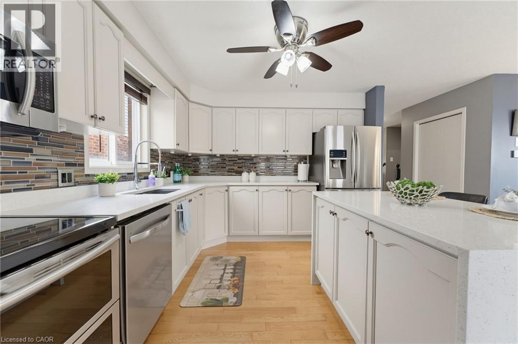 592 Little Dover Crescent, Waterloo, Ontario  N2K 4E5 - Photo 6 - 40857698