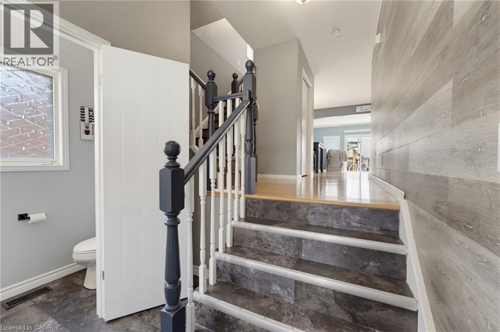 592 Little Dover Crescent, Waterloo, Ontario  N2K 4E5 - Photo 4 - 40857698