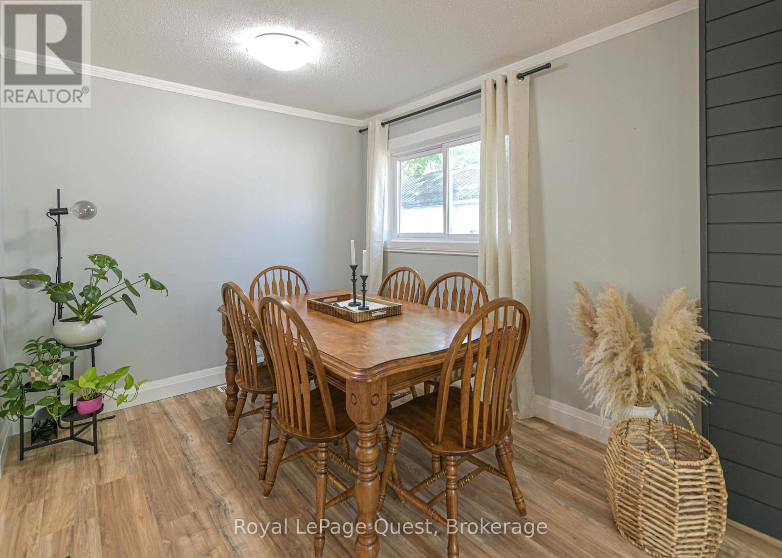 401 Mississaga Street W, Orillia, Ontario  L3V 3C4 - Photo 11 - S13709598