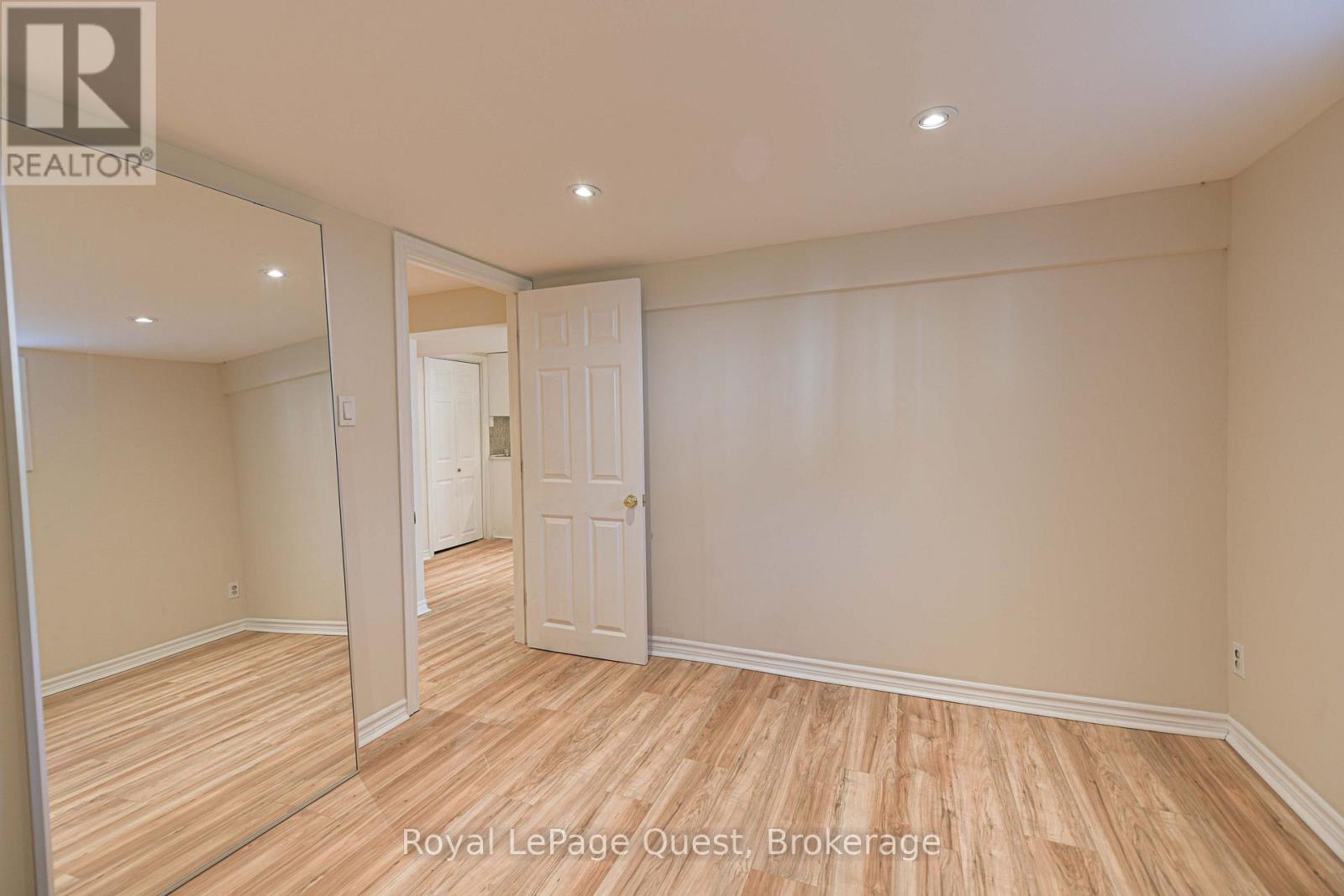 401 Mississaga Street W, Orillia, Ontario  L3V 3C4 - Photo 32 - S13709598